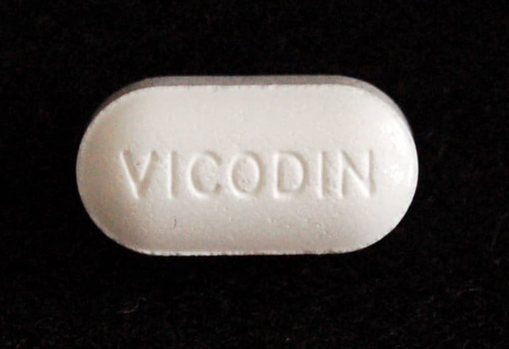 Vicodin Es 7.5/500 — Pain Relief medication available at Buy Xanaxiety Online Pharmacy